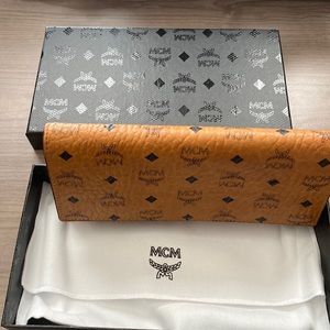 MCM VISETOS LARGE TRIFOLD WALLET
